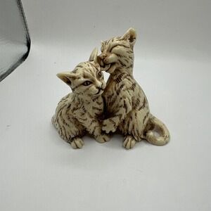 VINTAGE JAPANESE RESIN FIGURINE OF TWO LOVELY CATS‎ 2"